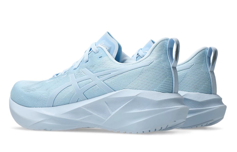 ASICS Novablast 5 back