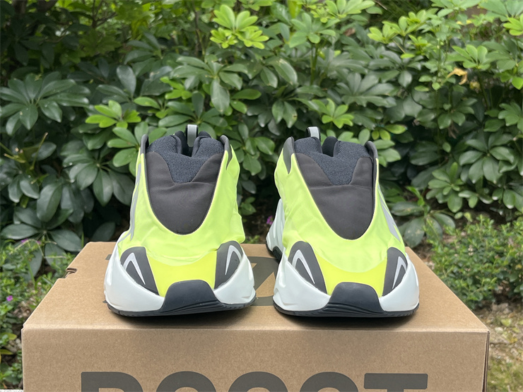 Adidas Yeezy Boost 700 MNVN Laceless Phosphor review