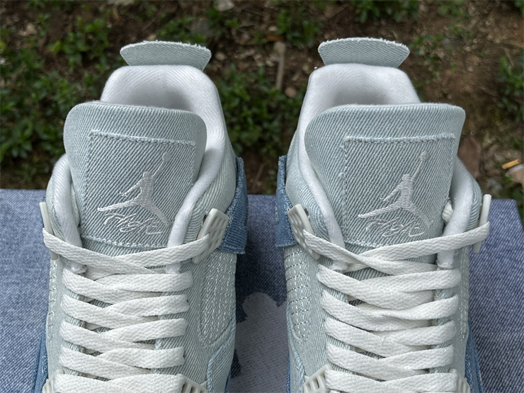 Air Jordan 4 Denim “Worn Blue” tongue