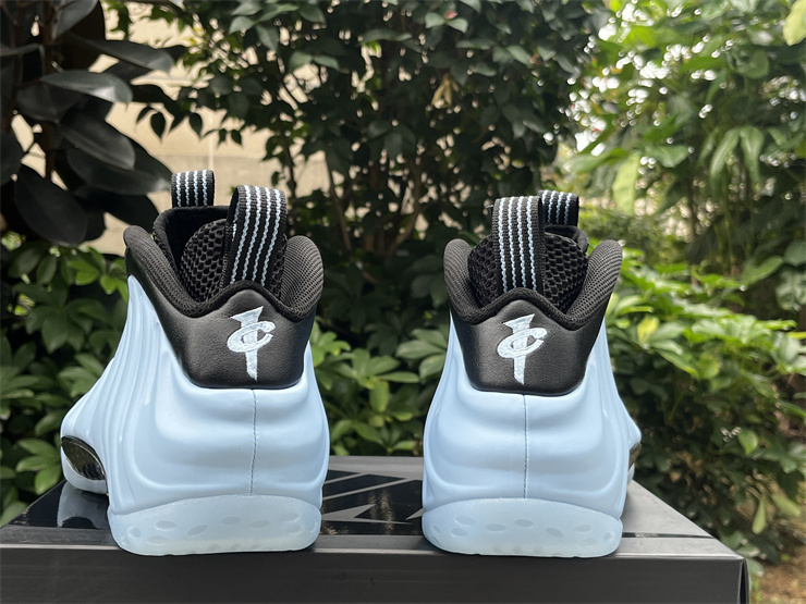 Nike Air Foamposite One Psychic Blue and Black back