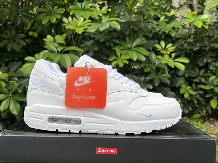 Supreme x Nike Air Max 1'87 White branding