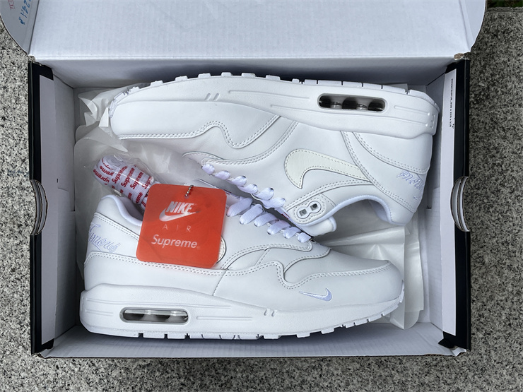 Supreme x Nike Air Max 1'87 White package