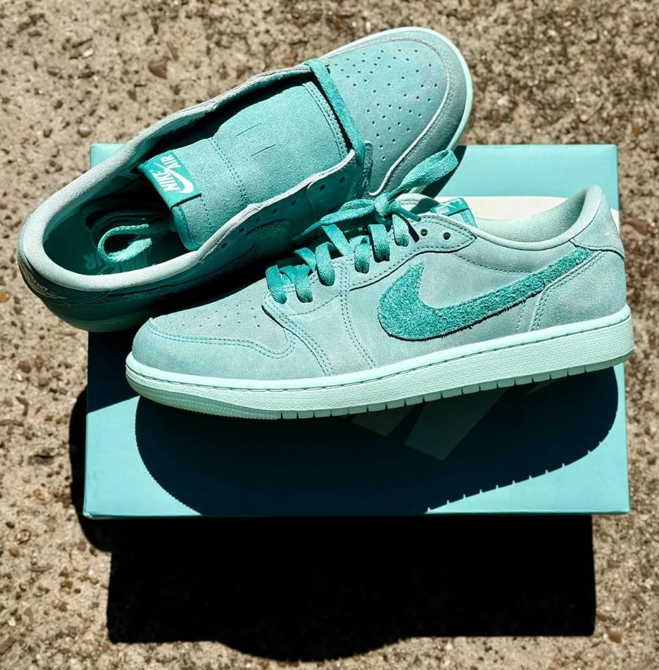 Air Jordan 1 Low OG Washed Teal package