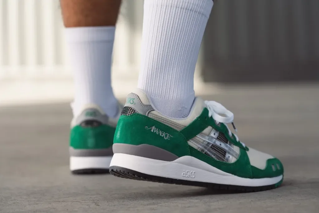 Best Sneakers for Flat Feet