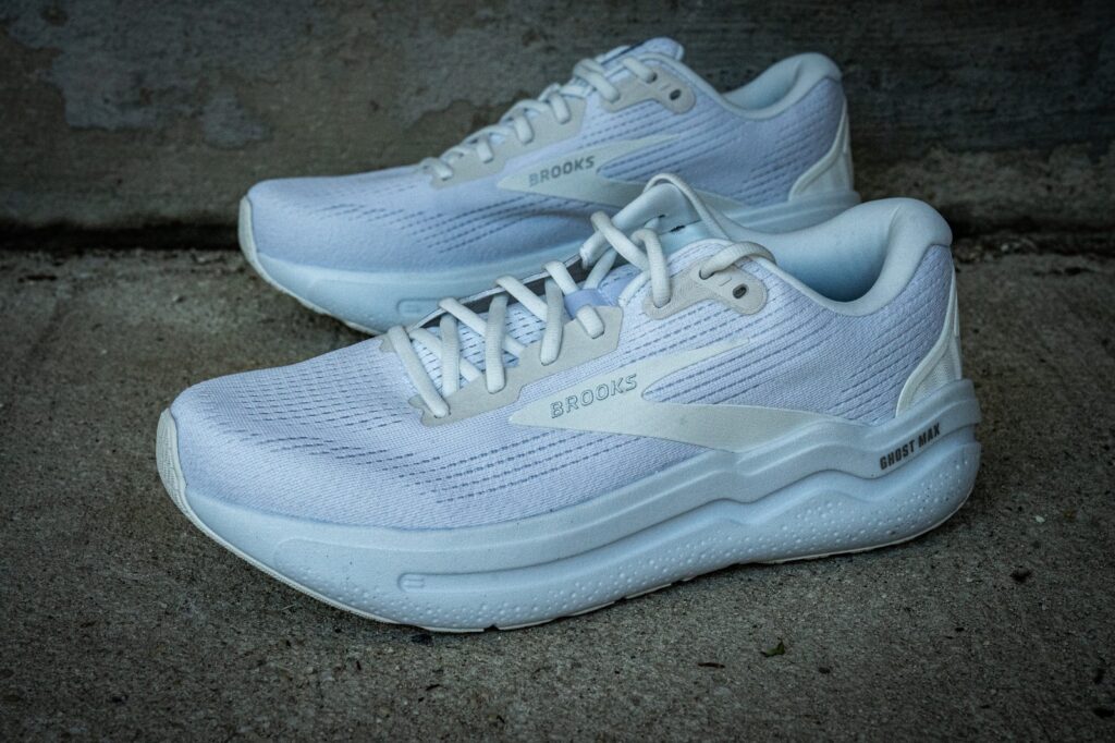 Brooks-Ghost-Max-2-upper