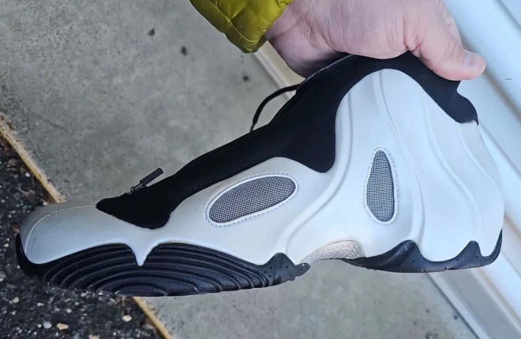 Nike Air Flightposite Sail and Black sneakers