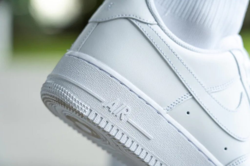 Nike Air Force 1 '07 bottom