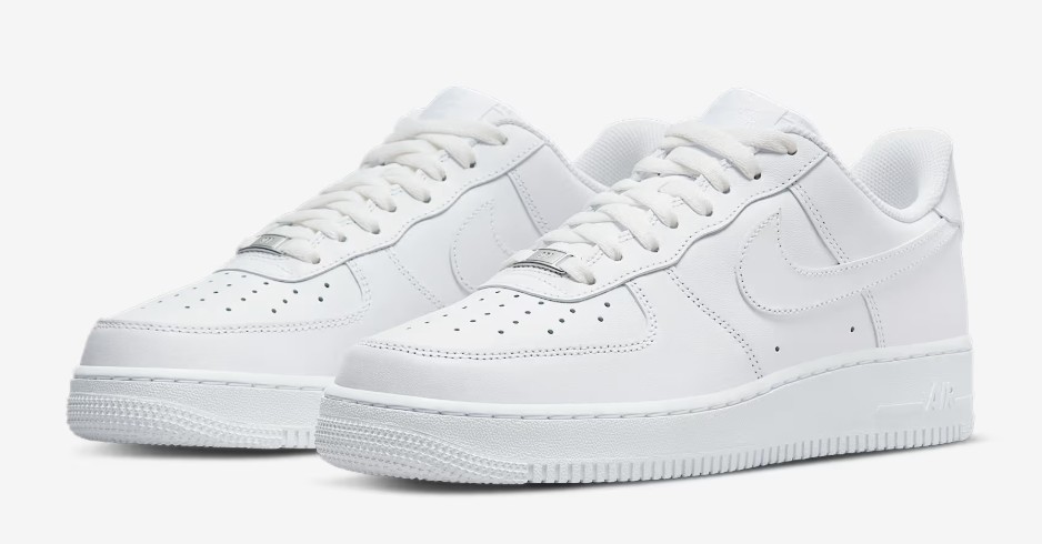 Nike Air Force 1 '07 running sneakers