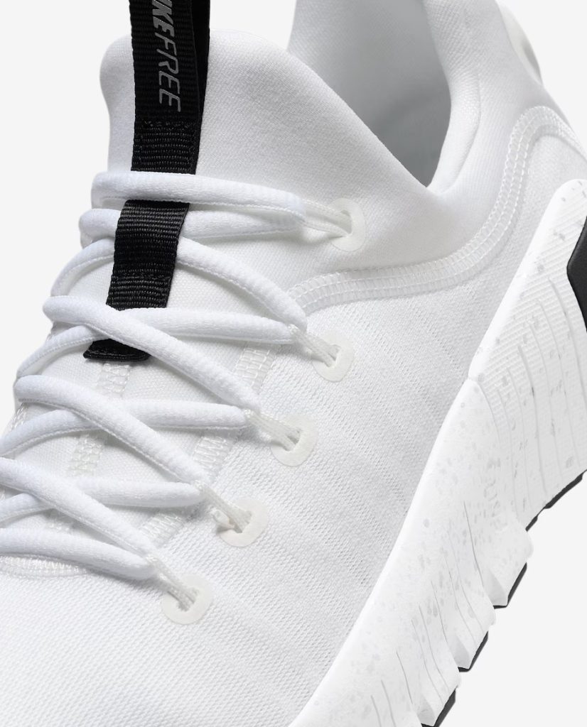 Nike Women's Free Metcon 6 laces