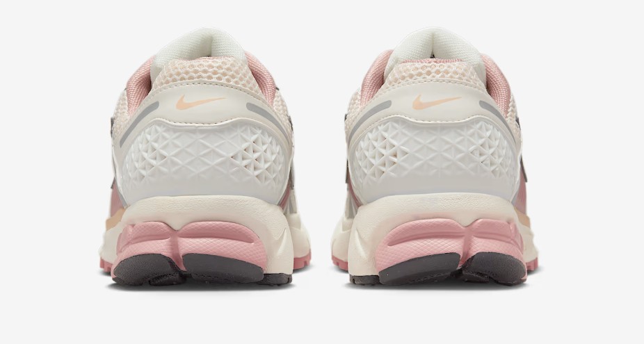 Nike Zoom Vomero 5 heels