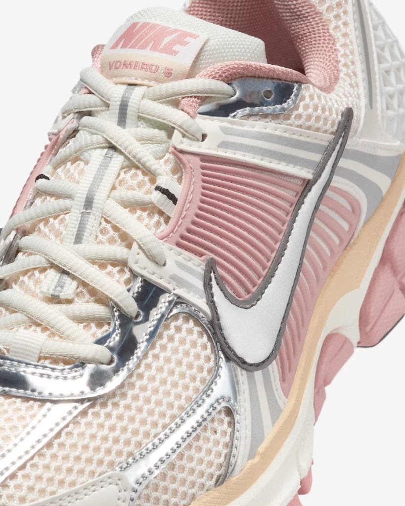 Nike Zoom Vomero 5 laces