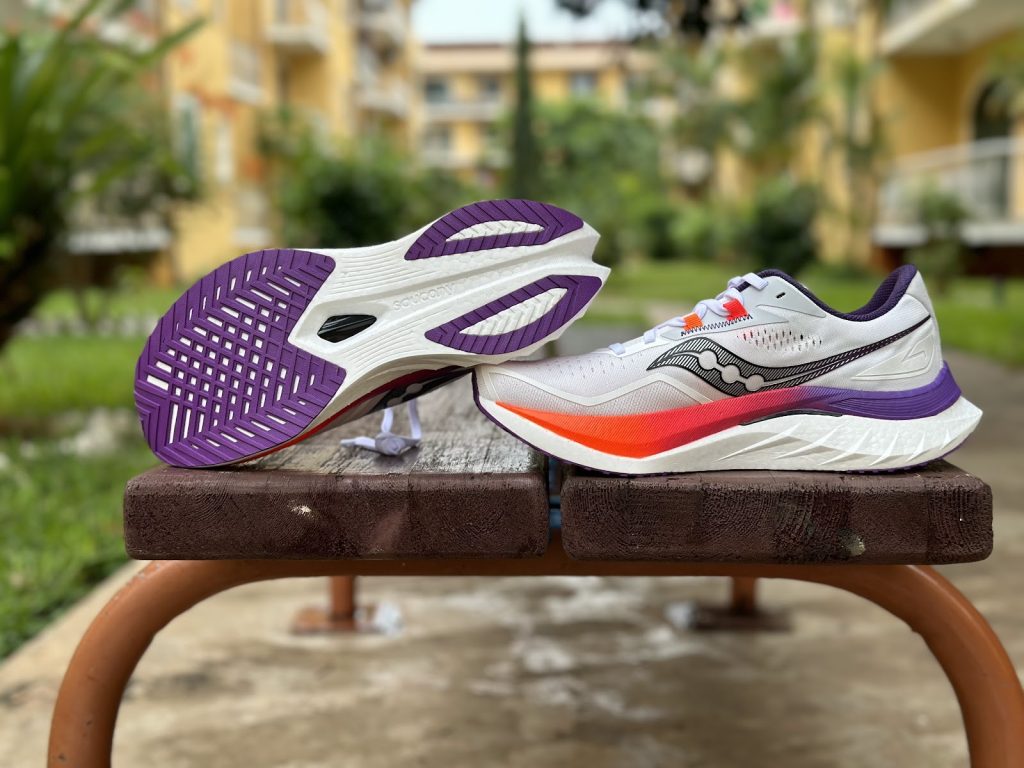 Saucony Endorphin Speed 4 white violet
