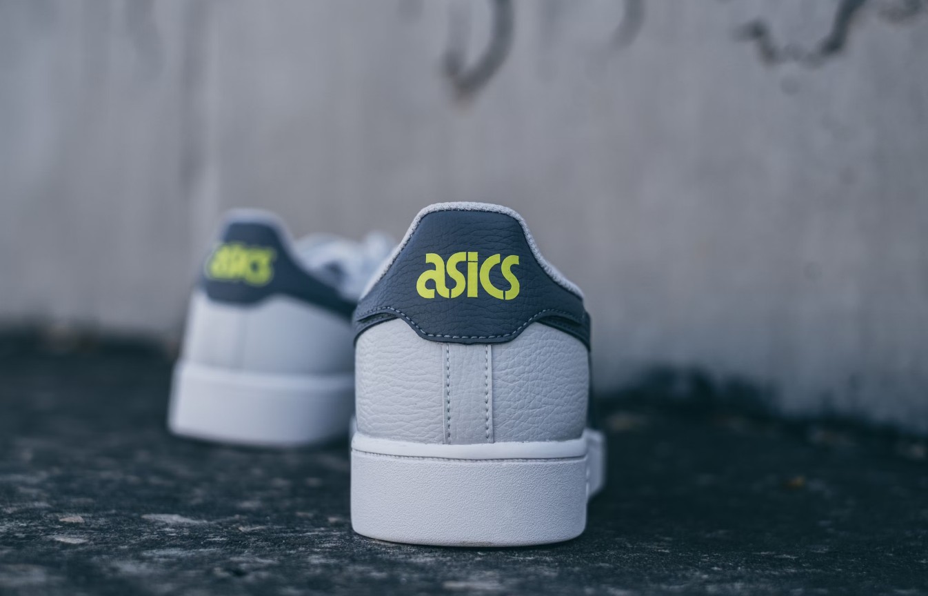 best sneakers for arch support