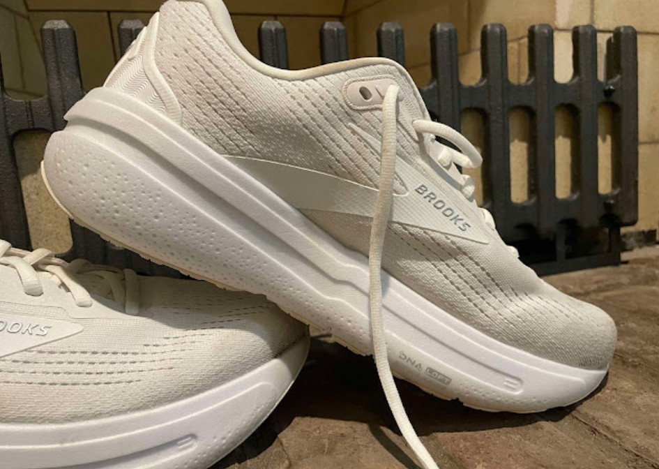 white Brooks Ghost Max 2 running shoes