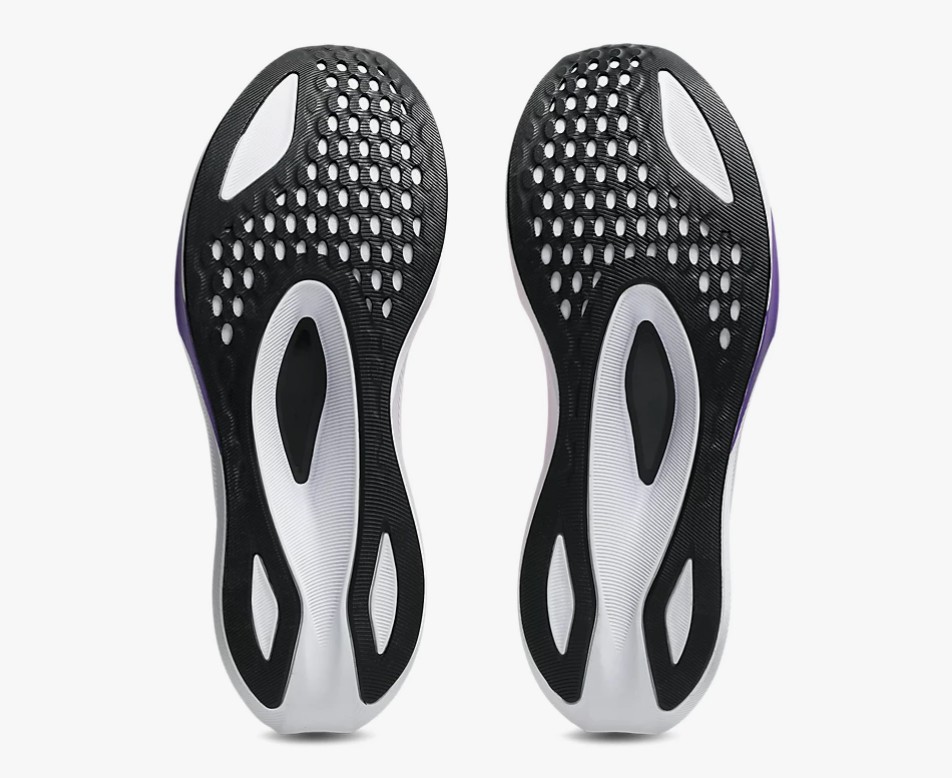 ASICS Magic Speed 4 bottom