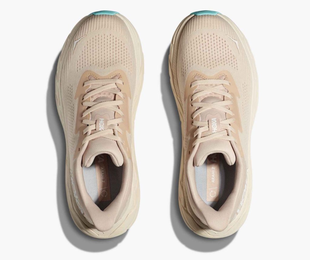 Hoka Arahi 7 sneakers