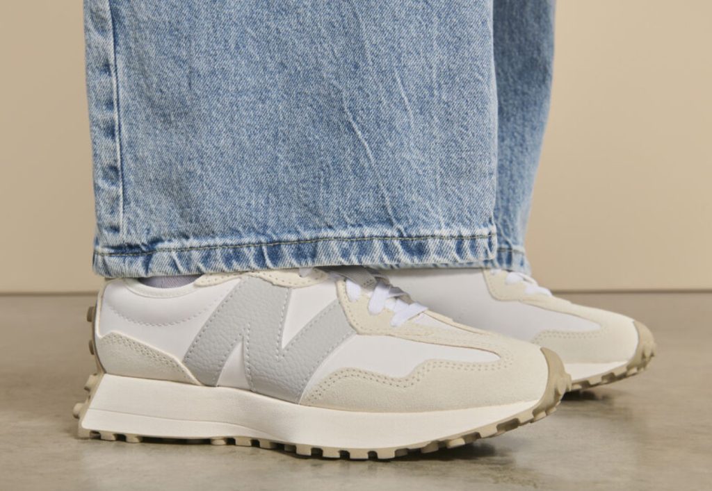 New Balance Women's 327 reviews