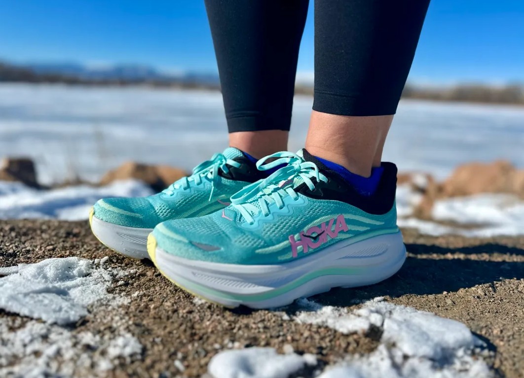 hoka bondi 9 on feet