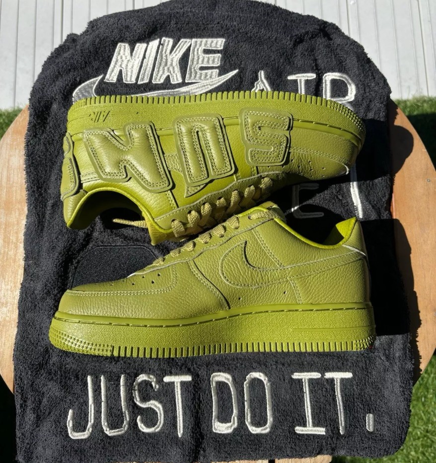 Nike Air Force 1 Low Cactus Plant Flea Market Moss logo