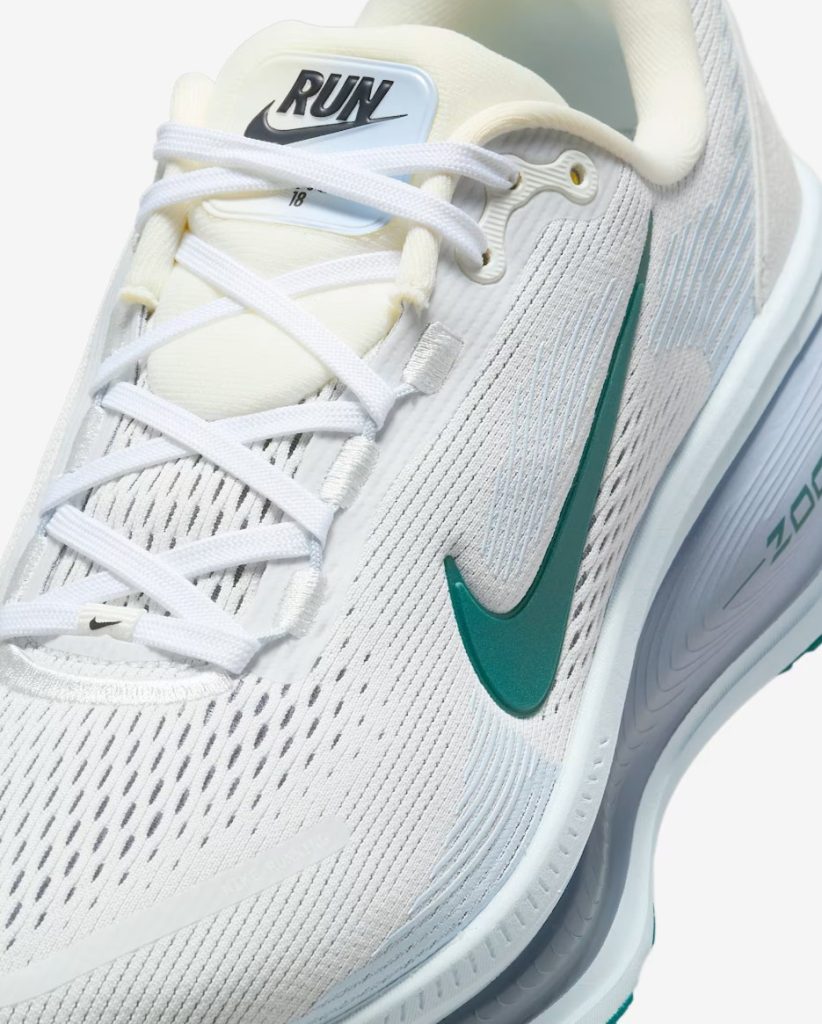 Nike Vomero 18 upper