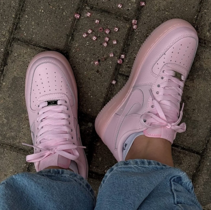 Nocta air force 1 pink foam on feet